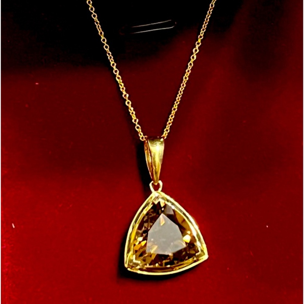 14K Yellow gold EFFY 5.22
CT SMOKY QUARTZ
16" inch necklace.